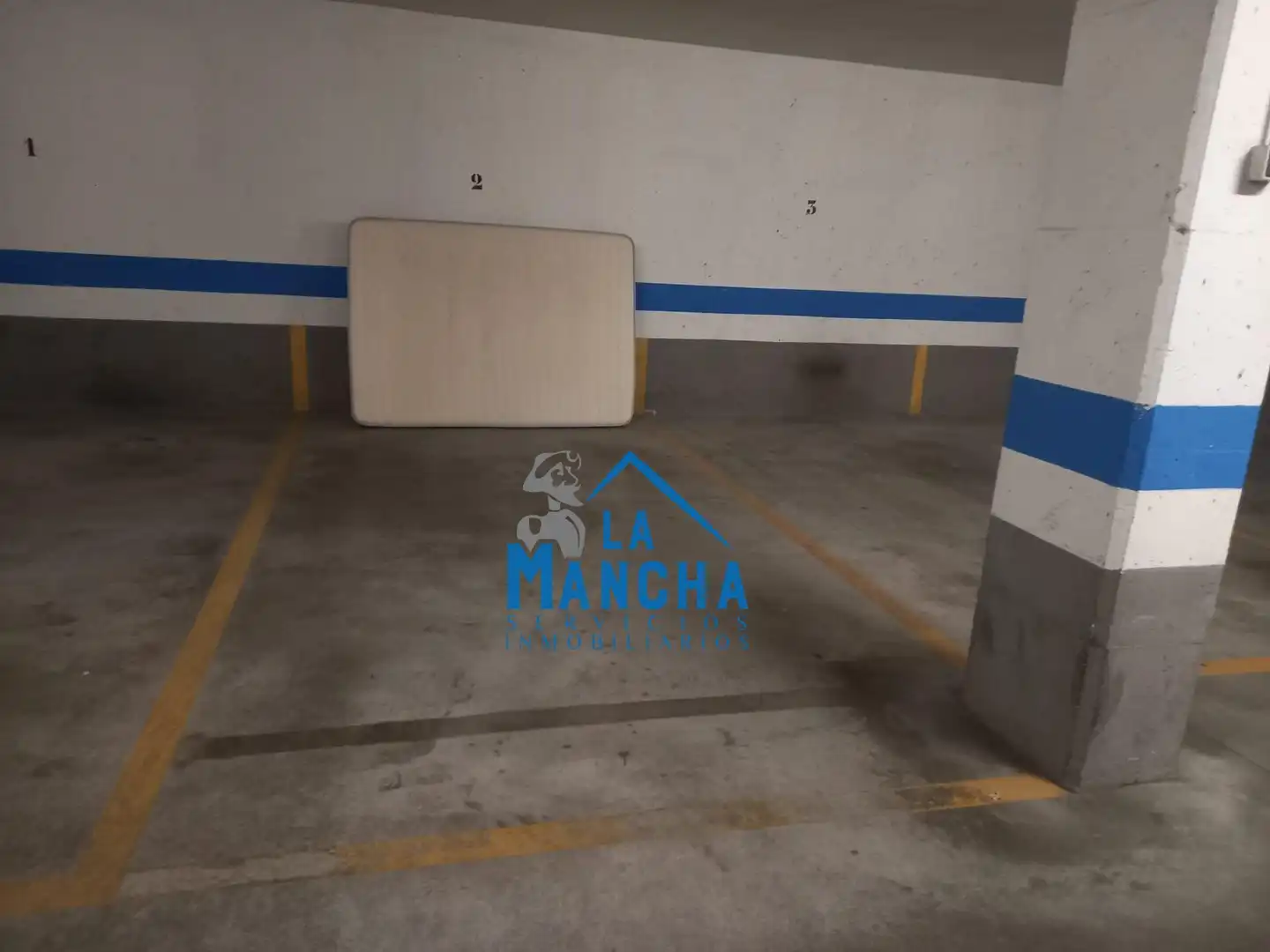 Parking de Apartamento en venta en Albacete con Aire acondicionado, Calefacción y Trastero