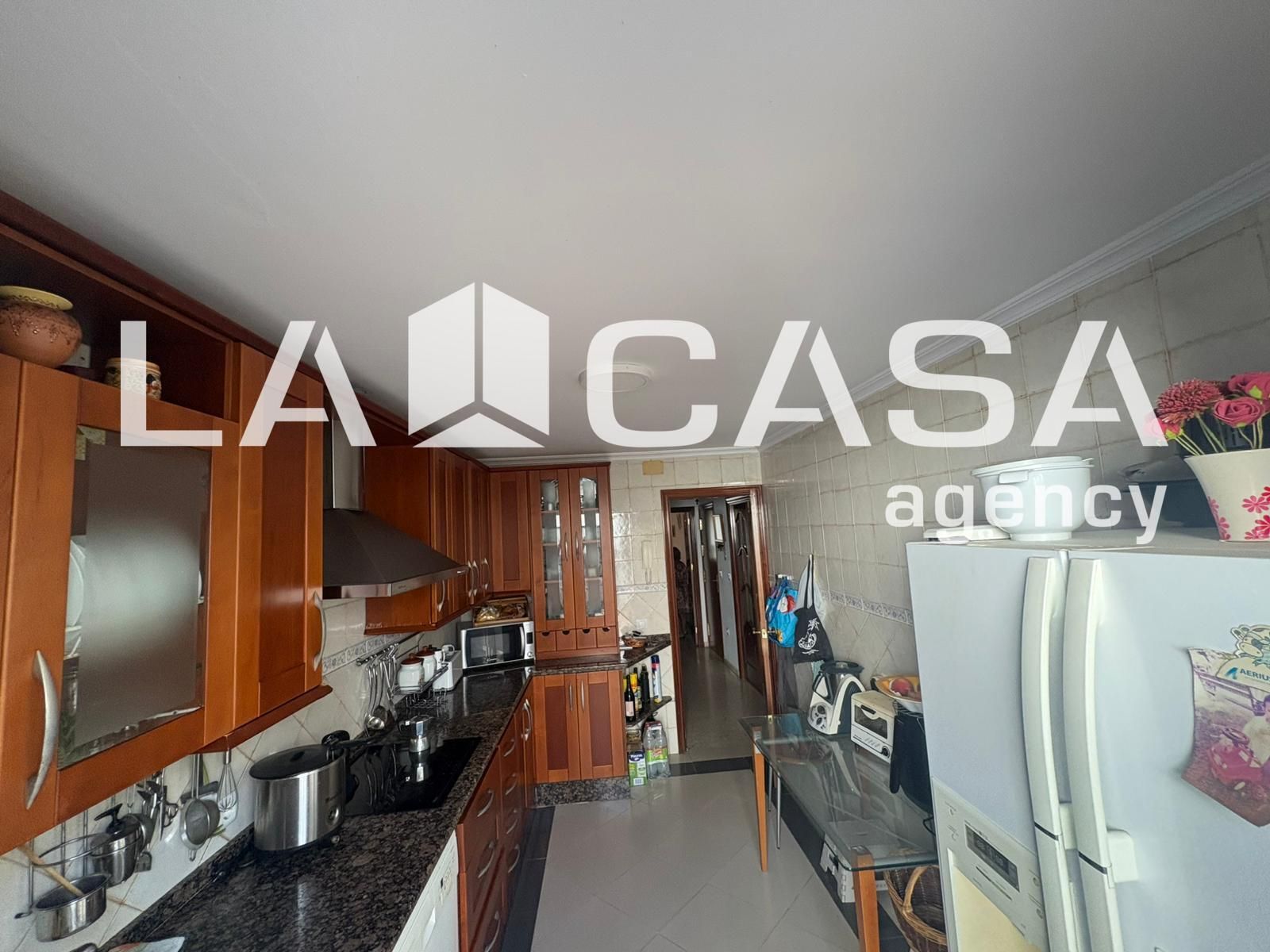Cocina de Casa adosada en venta en Dos Hermanas con Terraza, Trastero y Balcón