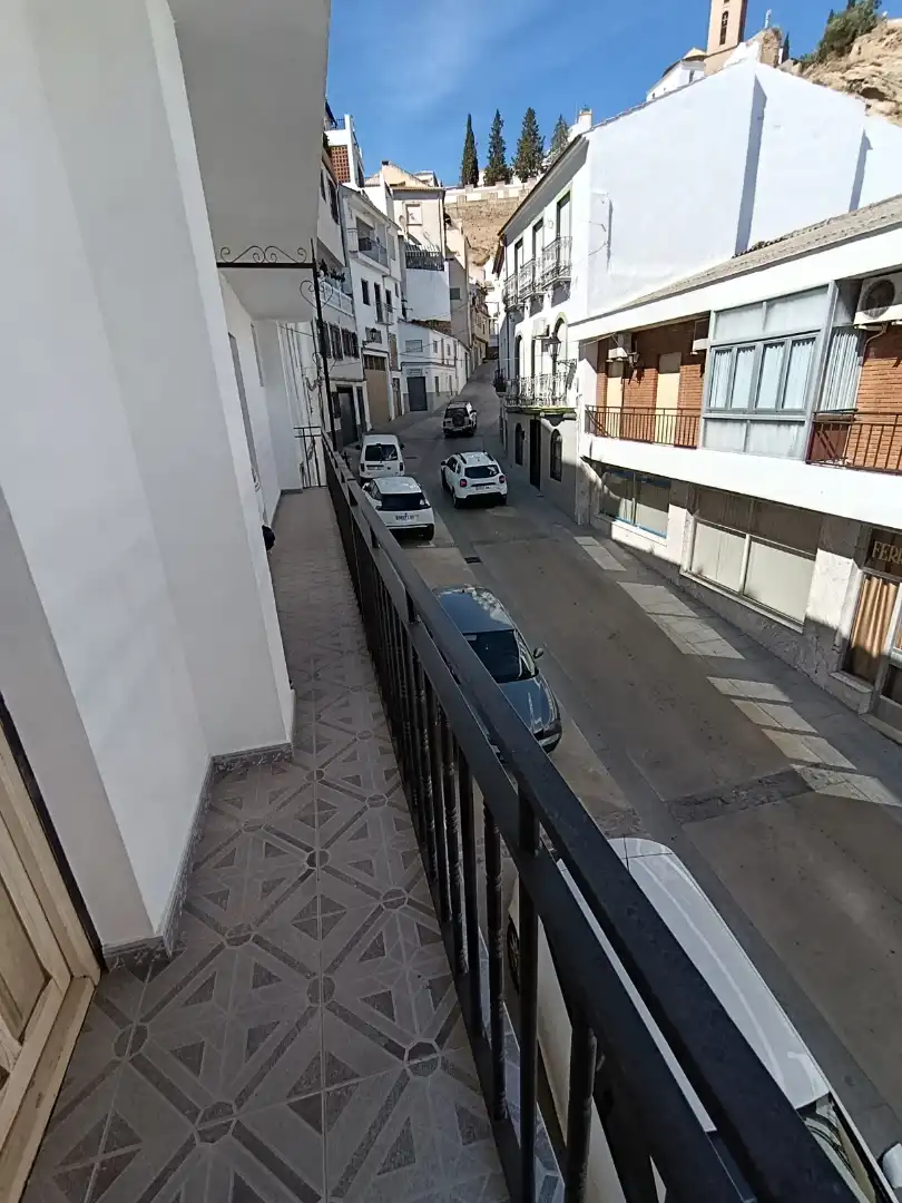 Vista exterior de Edifici en venda en Iznájar