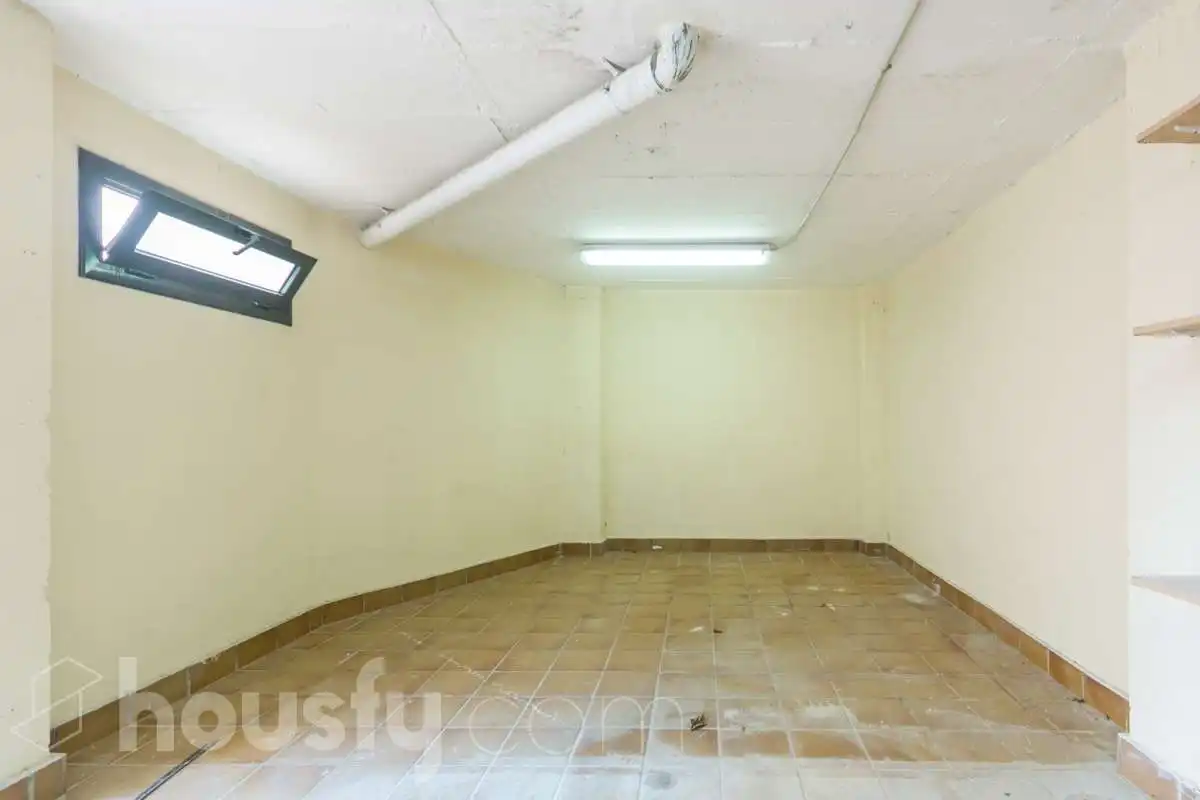 Commercial properties for sale in Passeig, Poble - Casc Antic