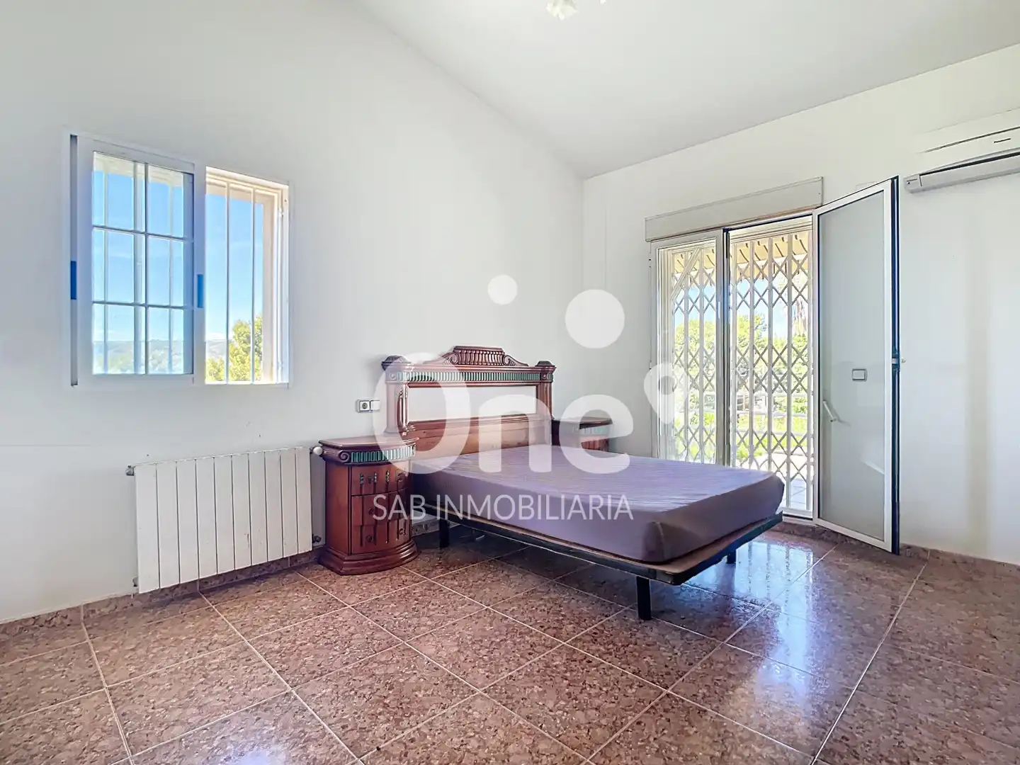 Dormitori de Casa o xalet en venda en Chiva amb Aire condicionat, Calefacció i Jardí privat