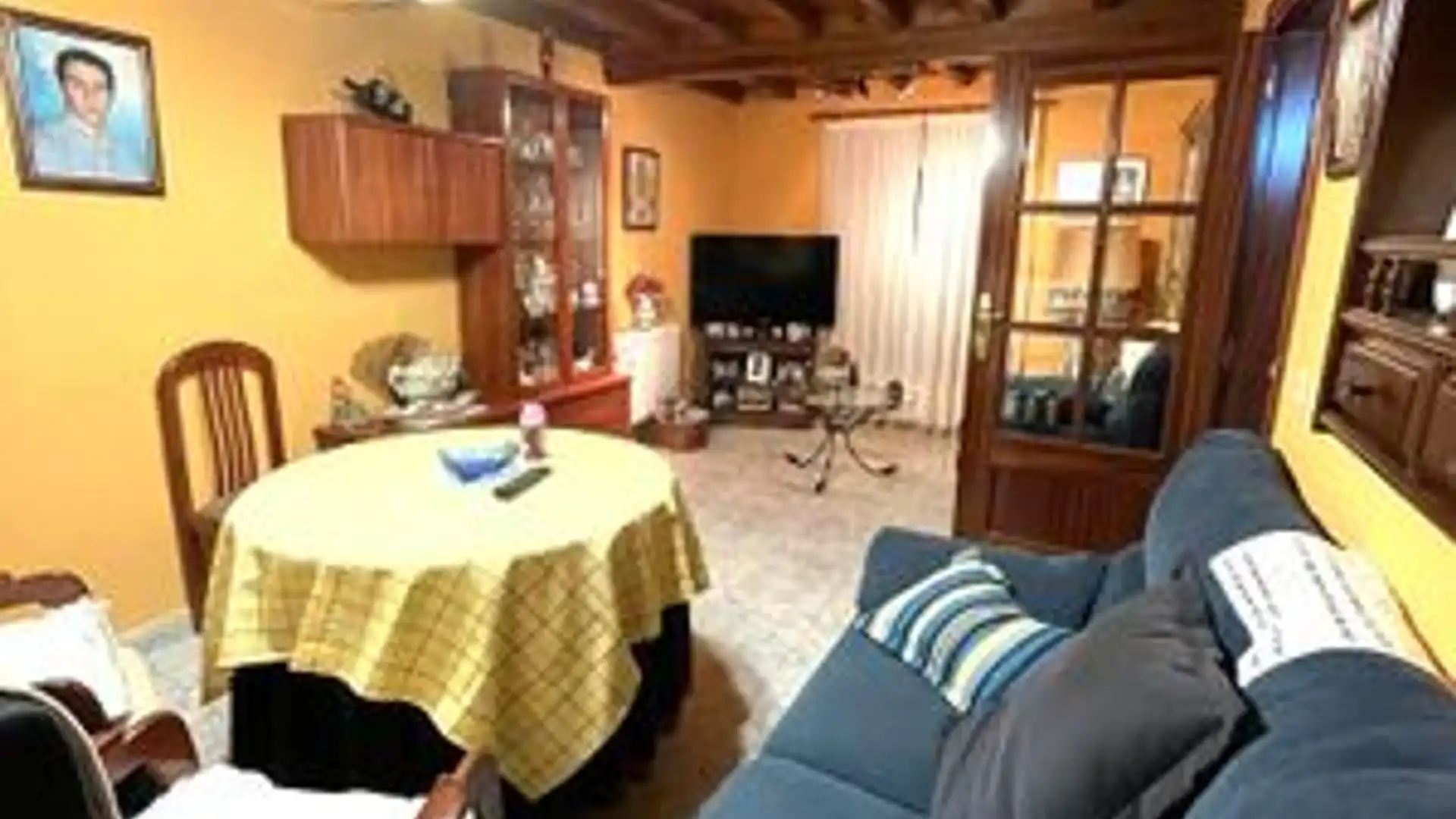 Sala d'estar de Casa o xalet en venda en San Muñoz amb Terrassa i Traster