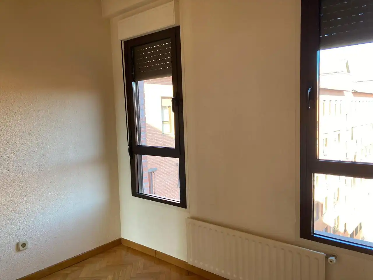 Bedroom of Flat for rent in Madrid  with Air Conditioner, Heating and Parquet flooring