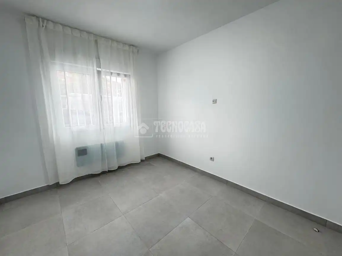 Bedroom of Flat for sale in Madrid  with Air Conditioner and Heating