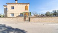 Vista exterior de Casa o xalet en venda en Garriguella amb Calefacció, Jardí privat i Terrassa