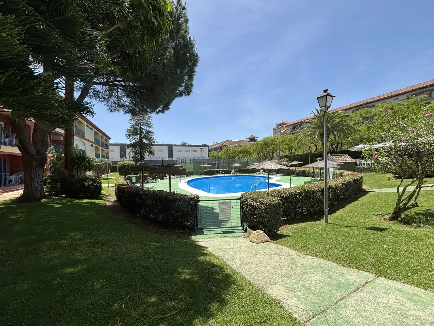 Piscina de Apartamento en venta en Islantilla con Terraza y Trastero