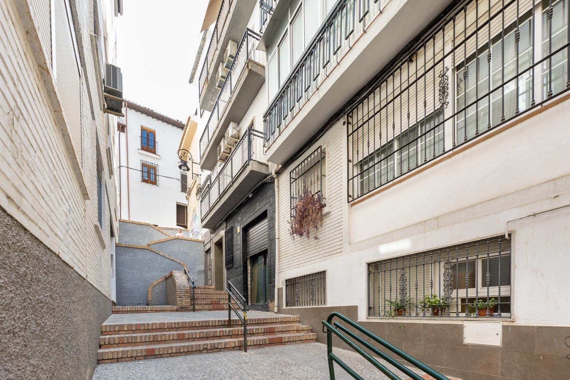 Vista exterior de Pis en venda en  Granada Capital amb Aire condicionat i Balcó