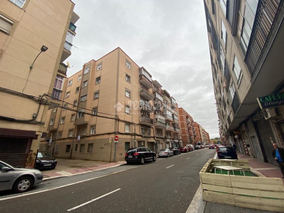 Exterior view of Flat for sale in Valladolid Capital  with Heating, Parquet flooring and Terrace