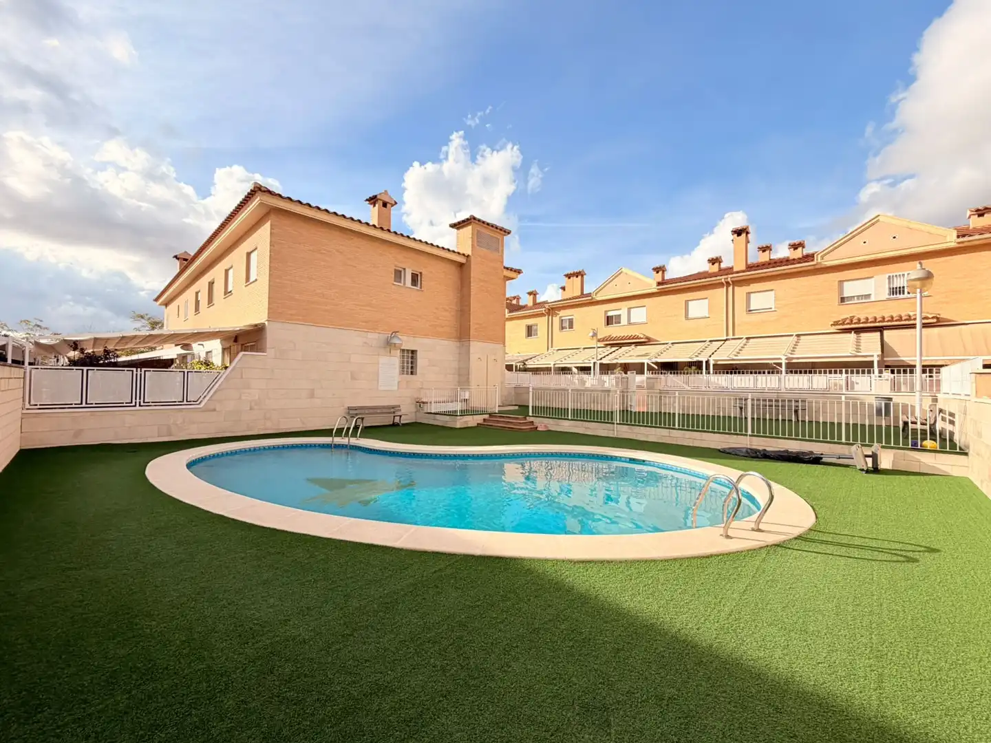 Swimming pool of Detached homes for sale in Elche ciudad