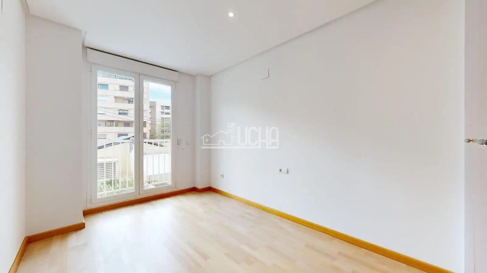 Piso en venta en Calle SAN VICENTE MARTIR, Arrancapins