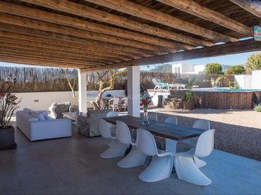 Chalet con jardín en venta en Diseminado Can Sargent 8404