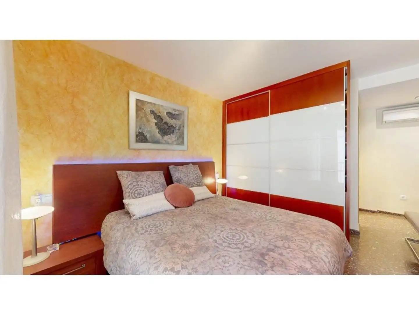 Habitación de Ático en venta en Paterna con Aire acondicionado, Terraza y Trastero