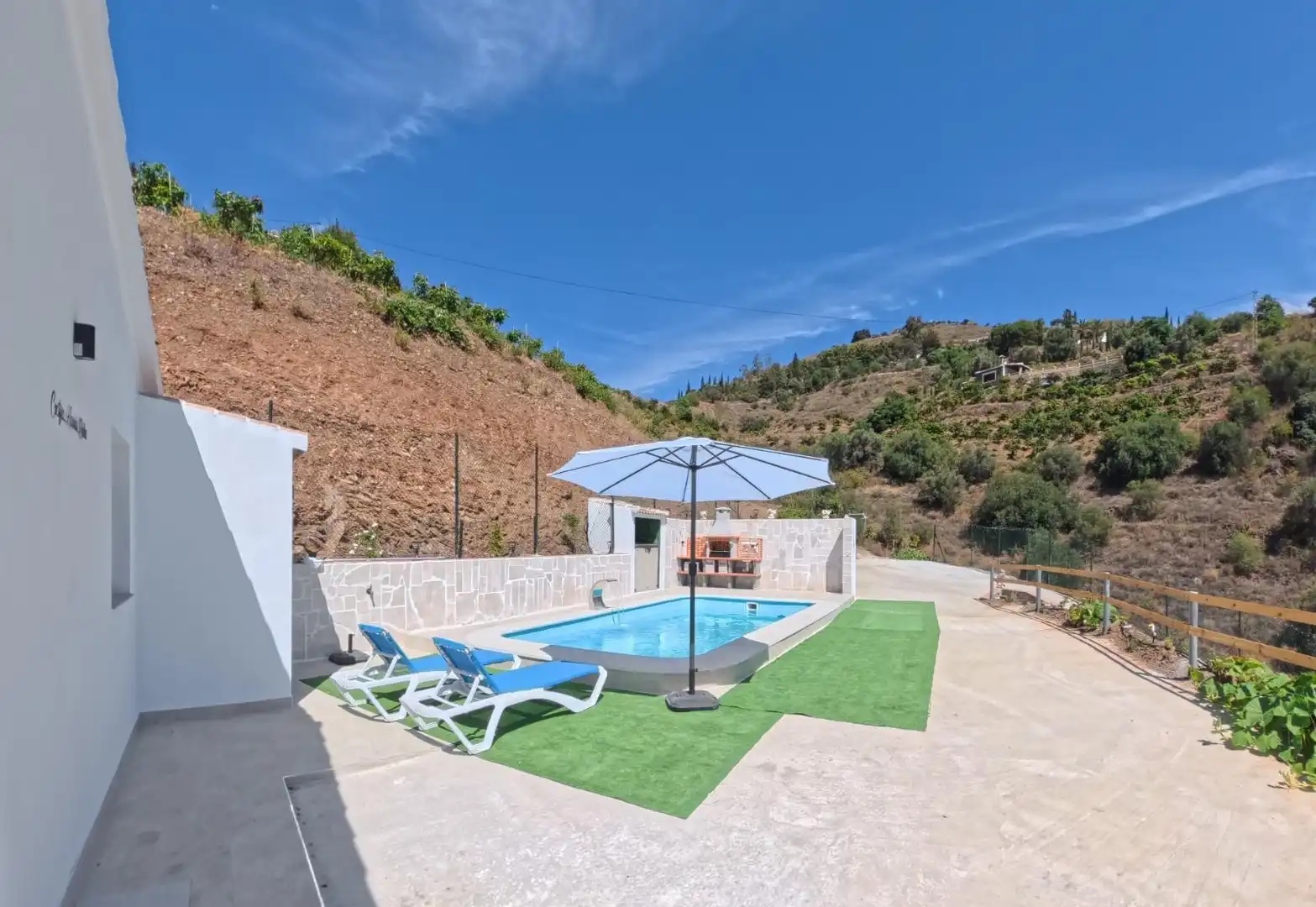 Schwimmbecken von Country house zur Miete in Sayalonga mit Privatgarten, Terrasse und Schwimmbad