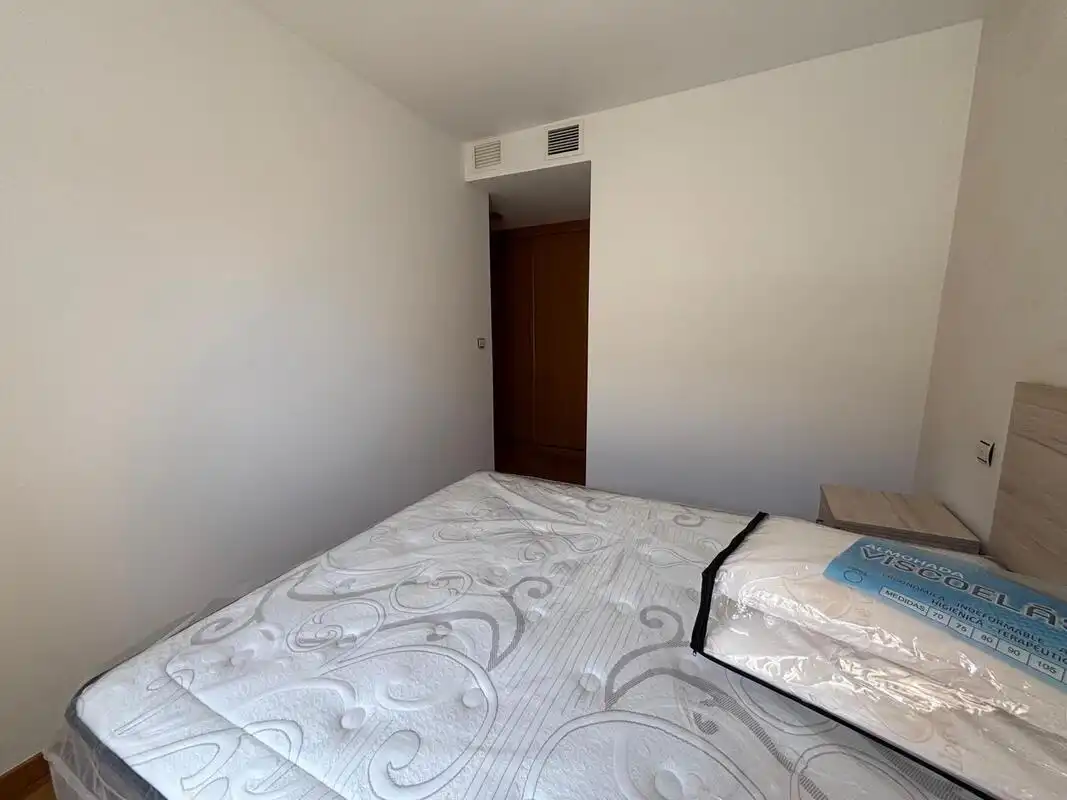 Schlafzimmer von Dachboden zur Miete in Zaragoza