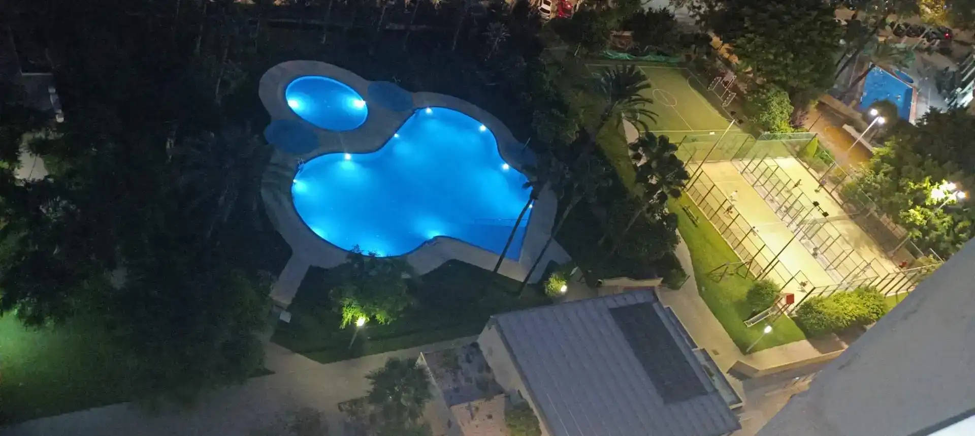 Schwimmbecken von Wohnungen zur Miete in Benidorm mit Schwimmbad und Balkon