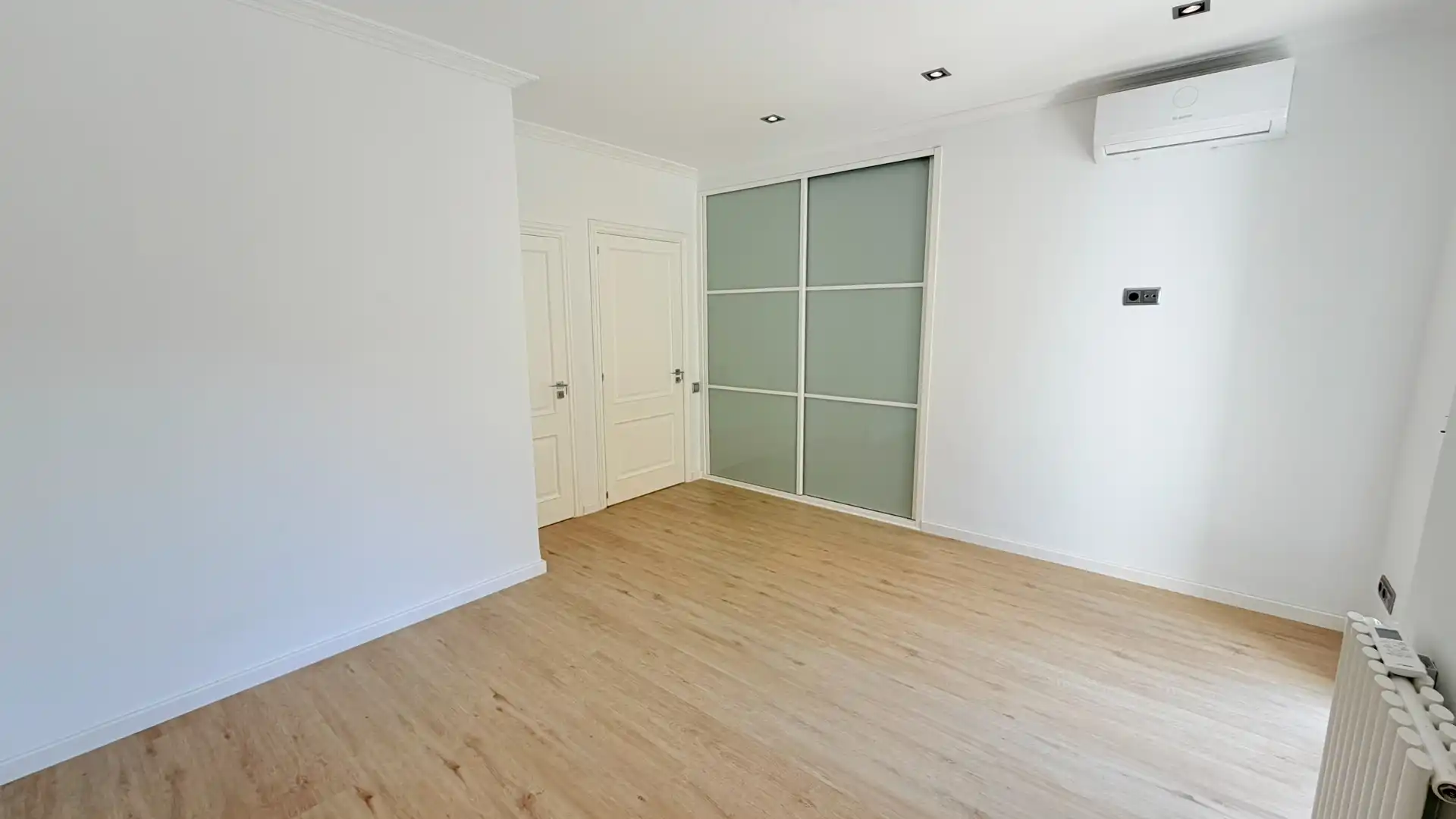 Bedroom of Flat for rent in  Palma de Mallorca  with Air Conditioner, Terrace and Oven
