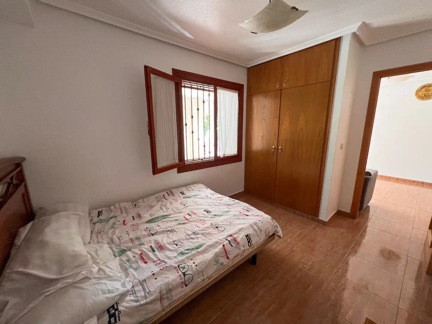 Habitación de Casa adosada en venta en Torrevieja con Calefacción, Jardín privado y Terraza