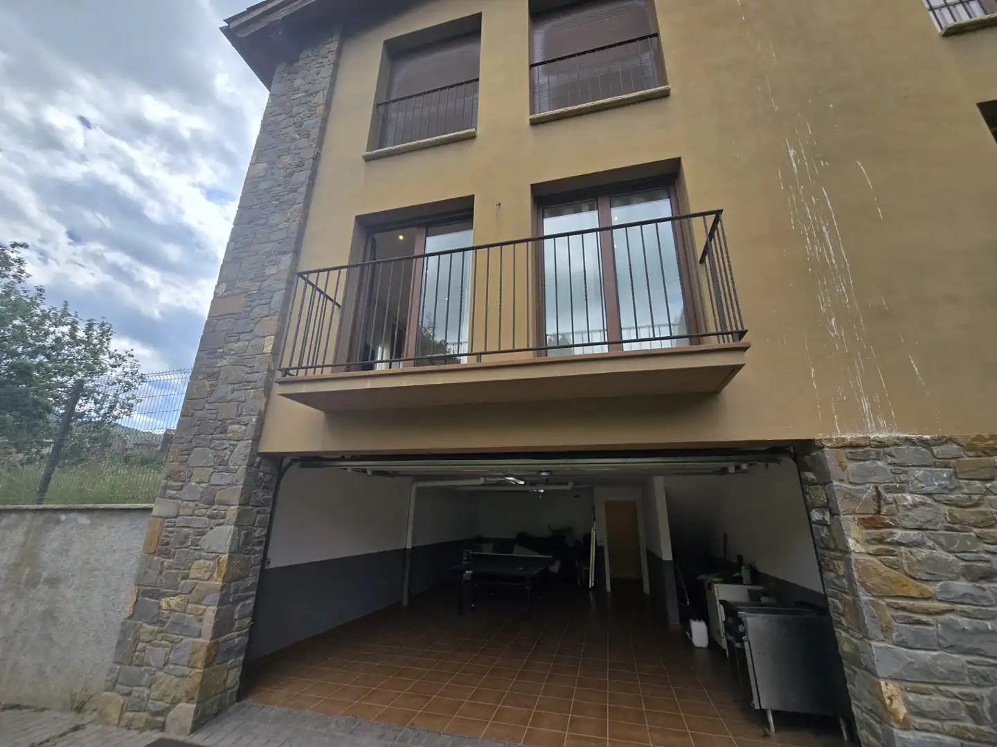 Terrassa de Casa o xalet en venda en Vallfogona de Ripollès amb Calefacció, Jardí privat i Parquet