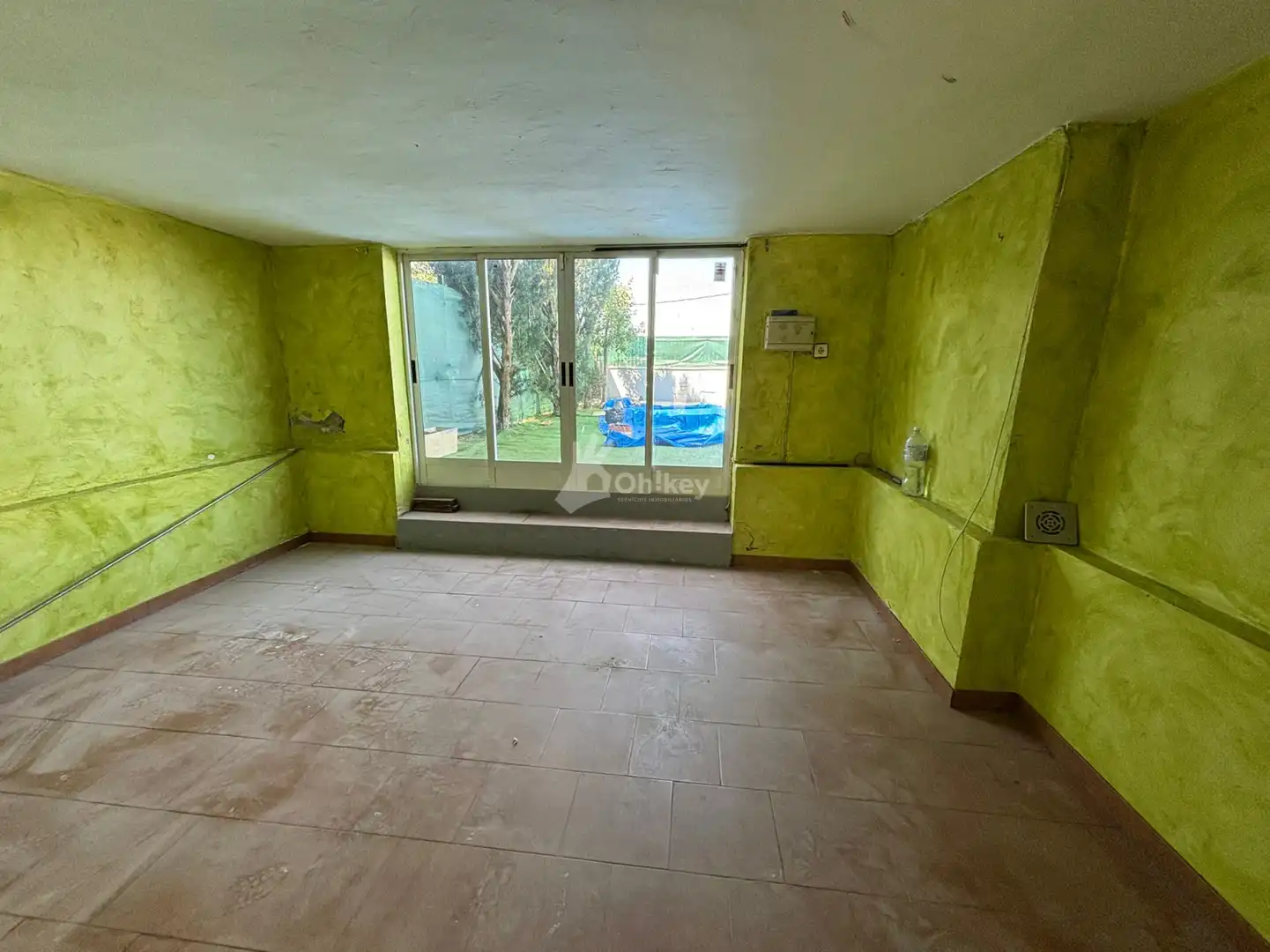 Houses for sale in Onzonilla  with Heating, Parquet flooring and Swimming Pool