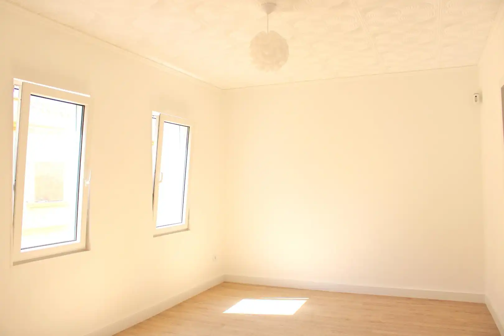 Habitación de Piso en venta en Oliva con Alarma