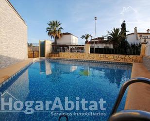 Exterior view of Flat for sale in Oliva  with Air Conditioner and Balcony