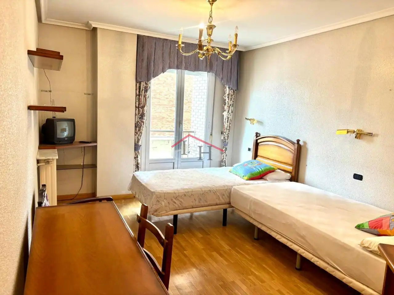 Habitación de Piso en venta en León Capital  con Calefacción, Parquet y Terraza