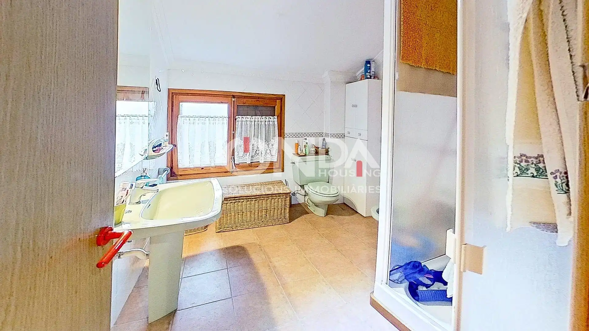 Baño de Piso en venta en Sort con Trastero y Amueblado