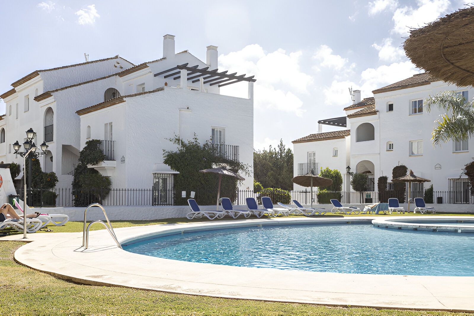 Garden of Single-family semi-detached for sale in Estepona  with Air Conditioner, Terrace and Swimming Pool