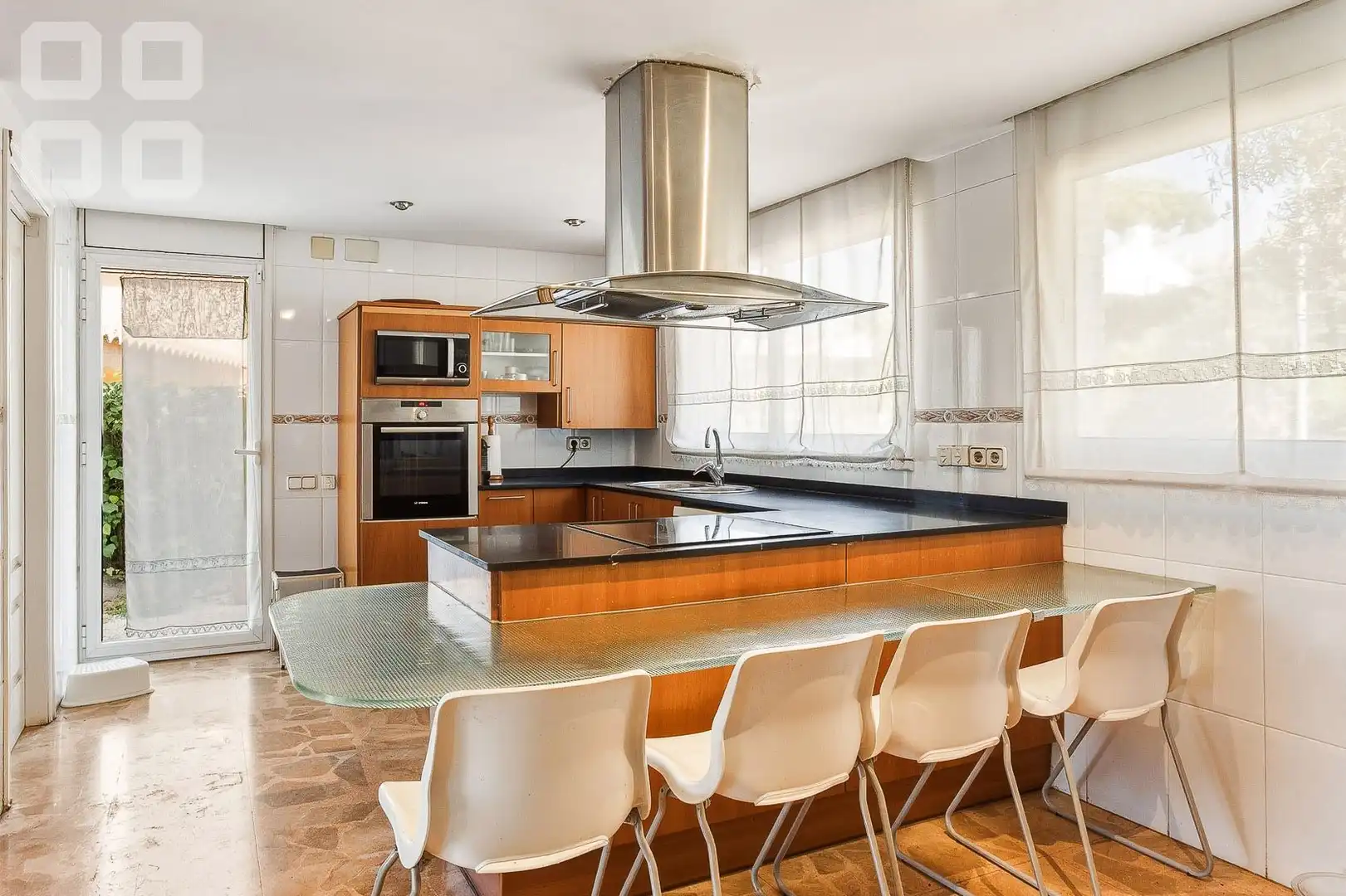 Cocina de Casa o chalet en venta en Caldes d'Estrac con Calefacción, Jardín privado y Terraza