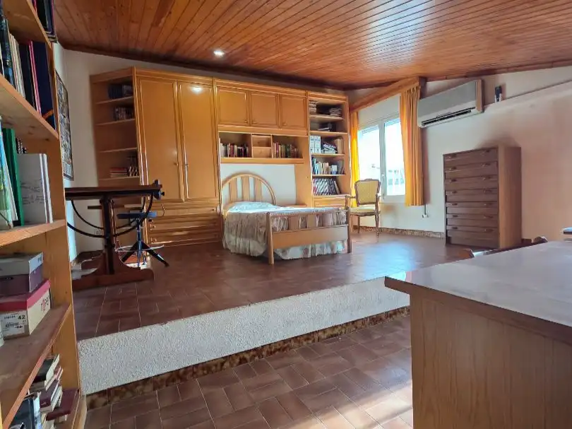 Chalet con jardín en venta en garbi 24, imagen 4