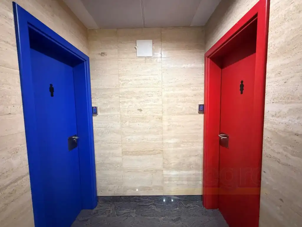 Badezimmer von Büro zur Miete in Móstoles