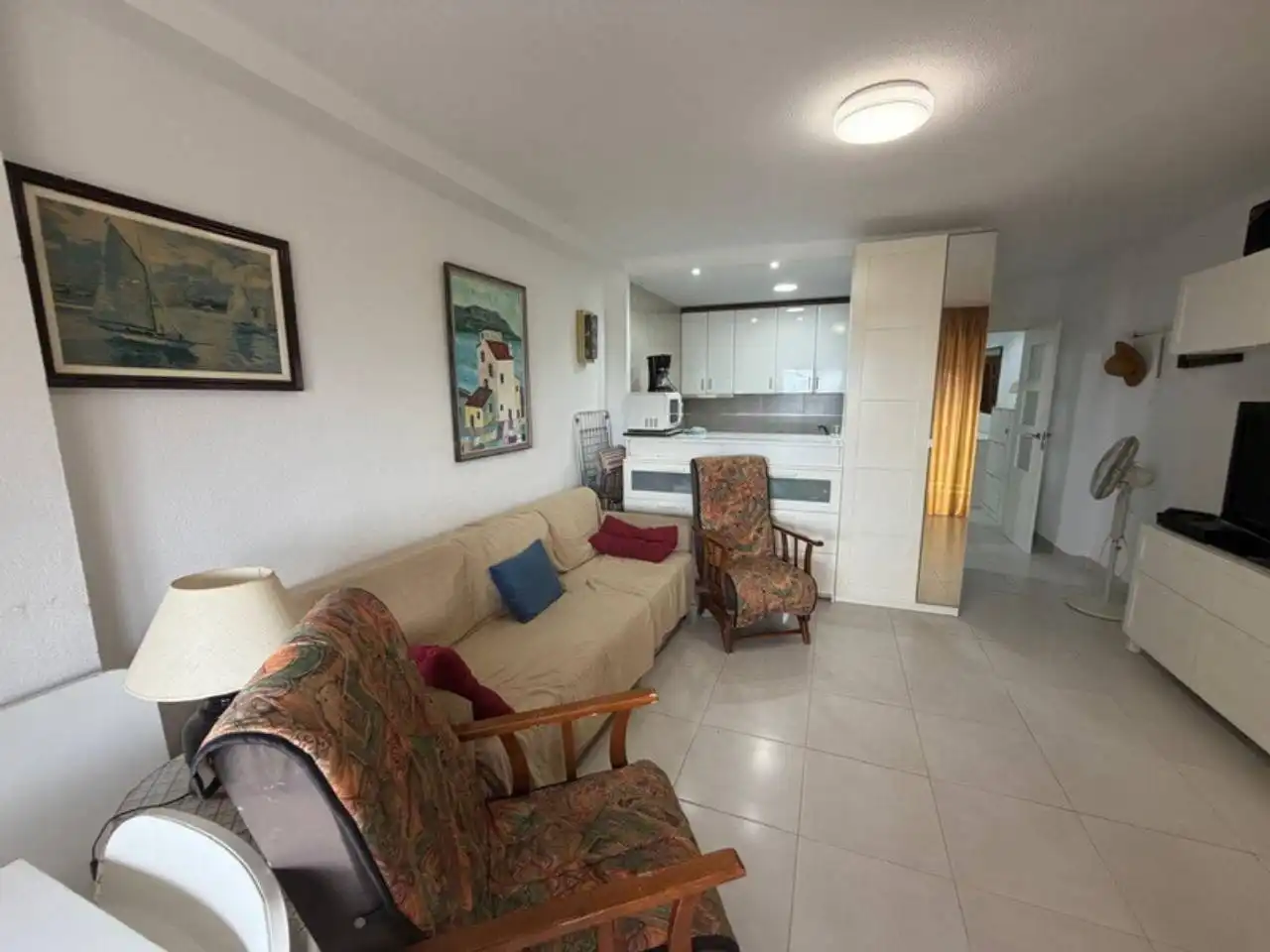 Sala de estar de Apartamento en venta en Almuñécar con Terraza, Amueblado y Piscina comunitaria