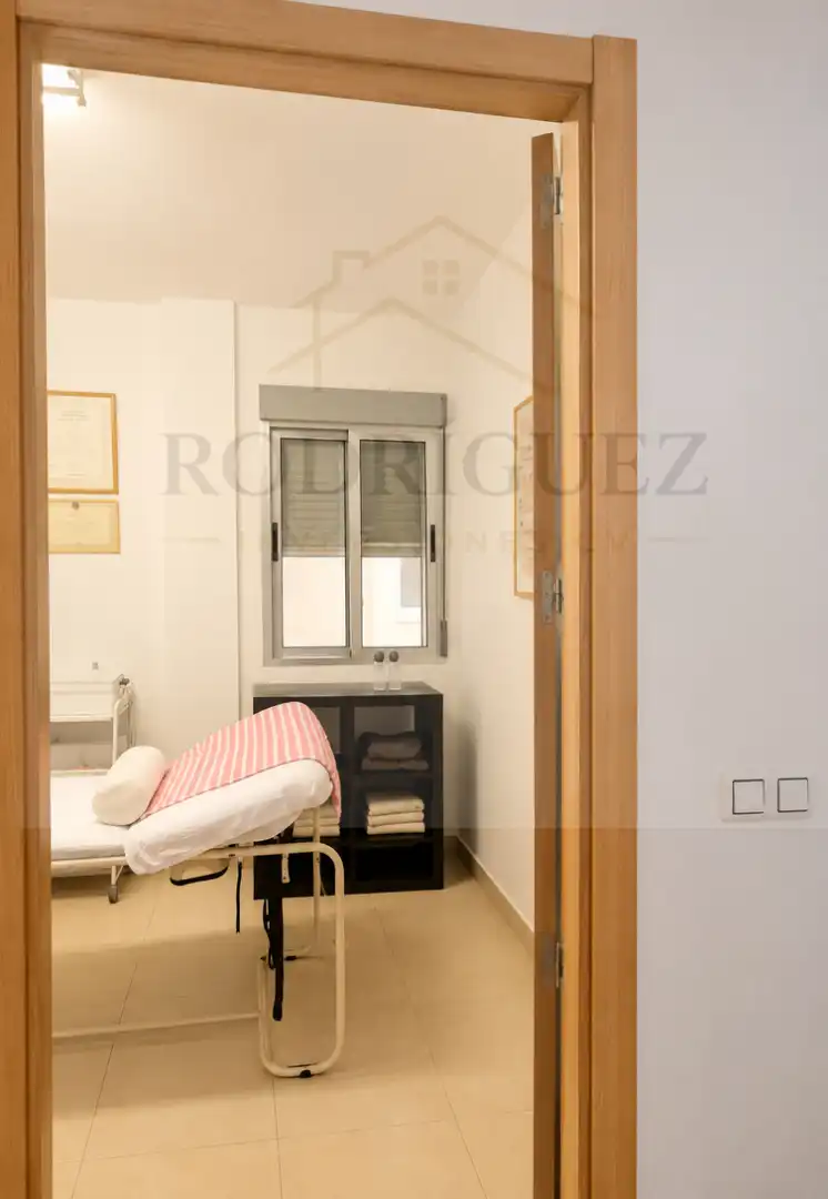 Erdgeschosswohnung mit Pool zum Verkauf in Carrer de República, imagen 18