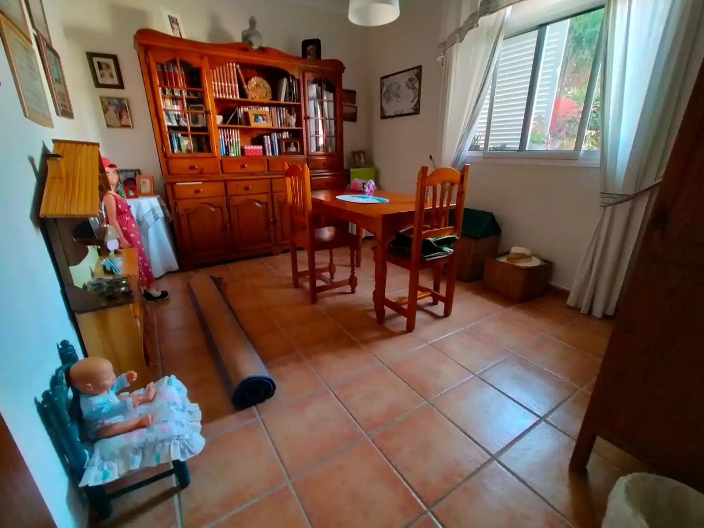 Menjador de Casa o xalet en venda en La Línea de la Concepción amb Aire condicionat, Jardí privat i Traster