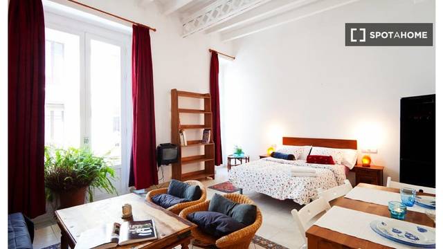 Piso en Alquiler en Barri Gòtic