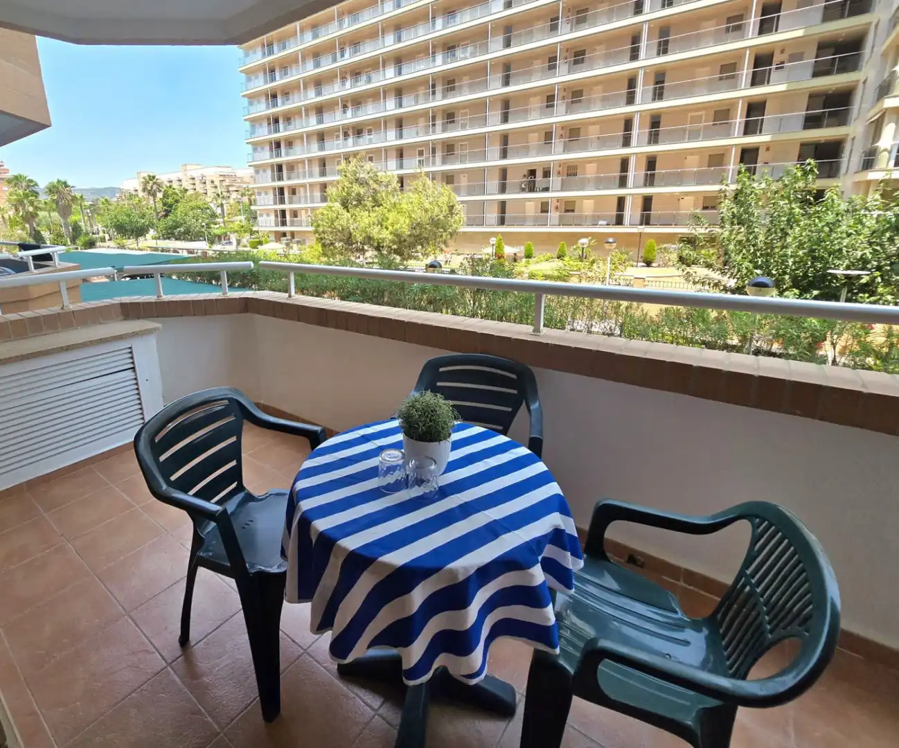 Apartament amb terrassa en venda a AMPLARIES 37, imagen 2