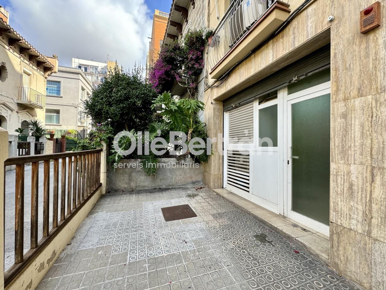 Local en venta en de Tubella, Barri de les Corts