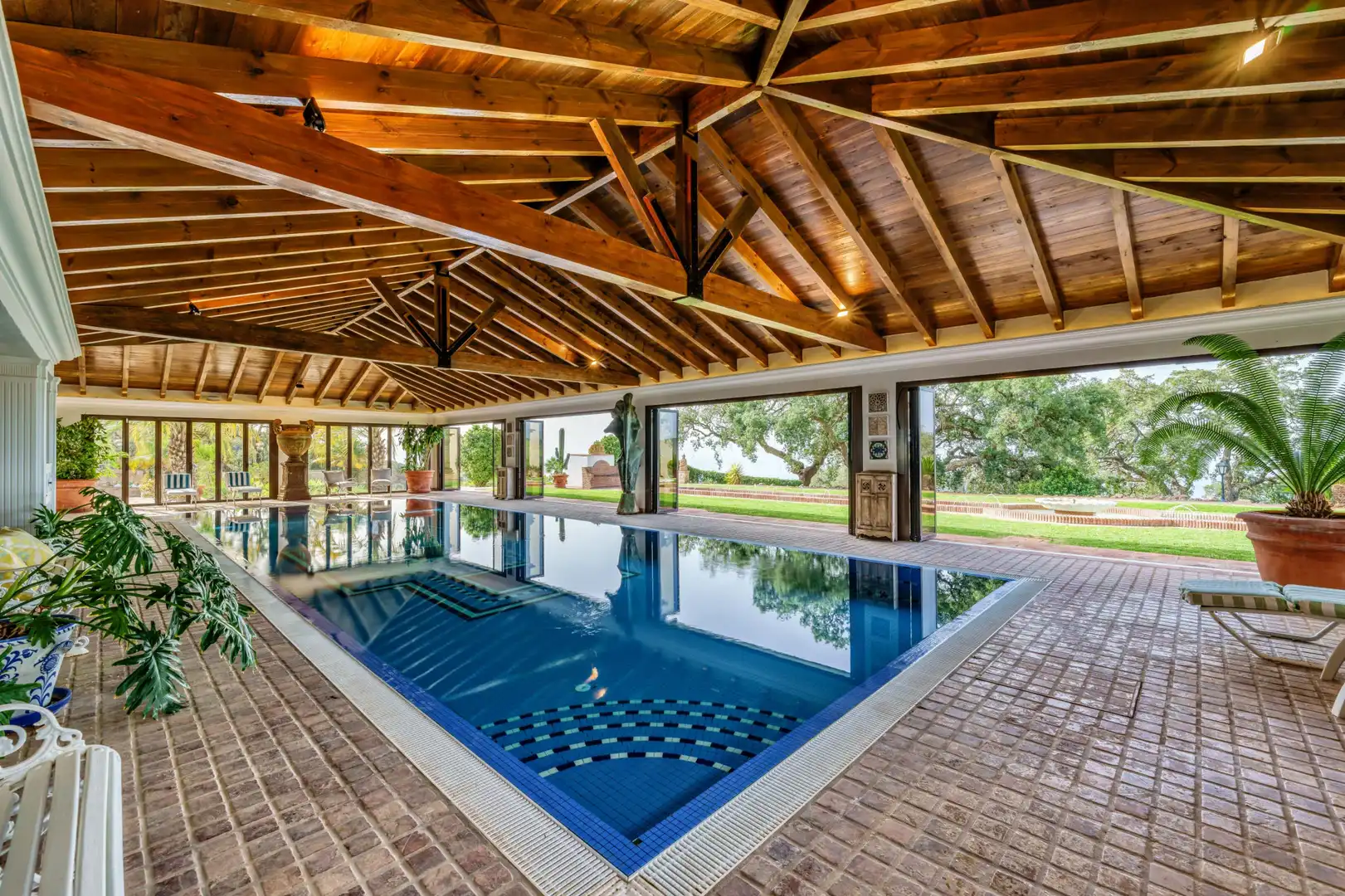 House with pool for sale in Elviria - Cabopino, imagen 3