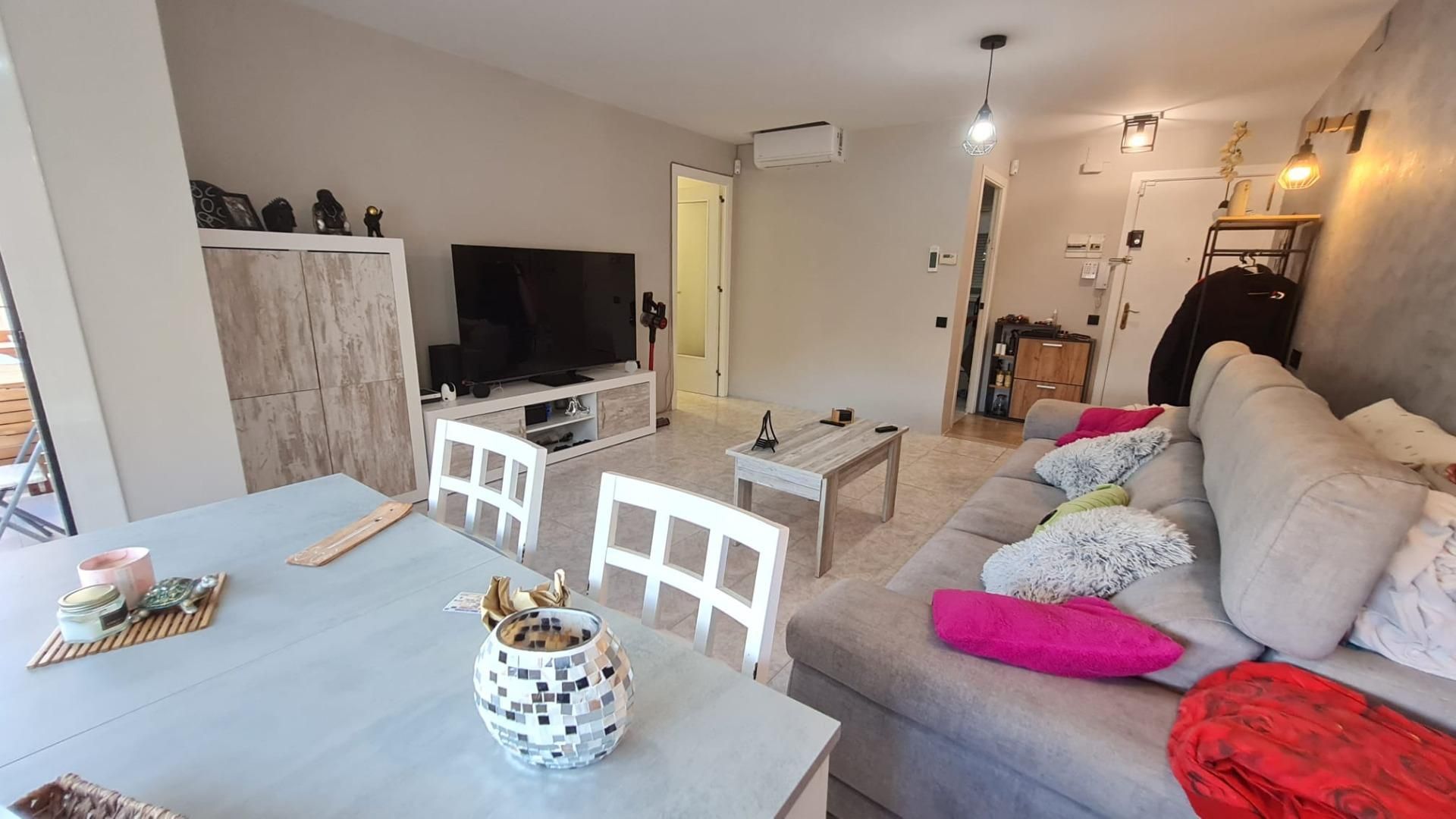 Living room of Flat for sale in El Vendrell  with Air Conditioner, Heating and Balcony