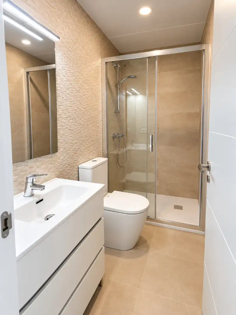 Bathroom of Duplexes for sale in Las Fuentes