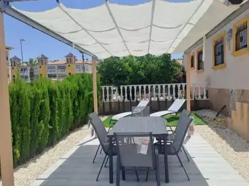Terrassa de Casa adosada de lloguer en Orihuela amb Aire condicionat i Piscina