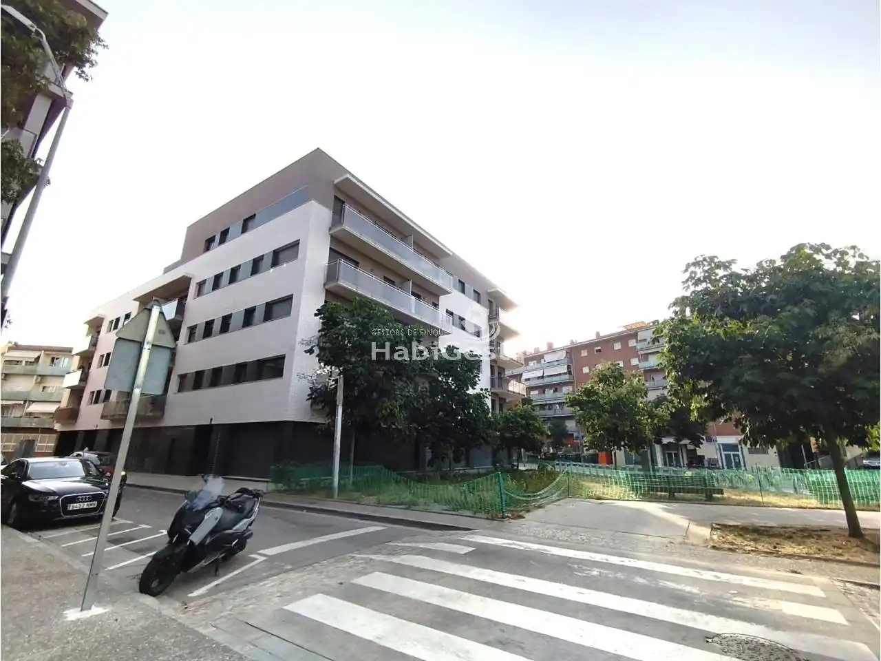 Exterior view of Garage for rent in Girona