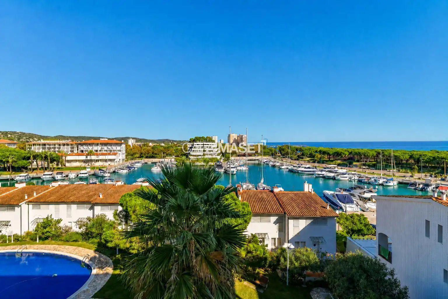 Vista exterior de Dúplex en venda en Castell d'Aro, Platja d'Aro i s'Agaró amb Calefacció, Jardí privat i Piscina