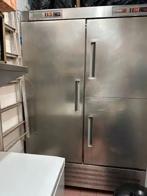 Local comercial en traspaso en Avenida Países Escandinavos 11, imagen 25