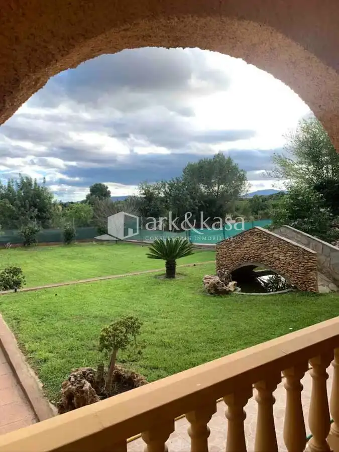 Casa o chalet de alquiler en Torrent con Jardín privado, Terraza y Trastero