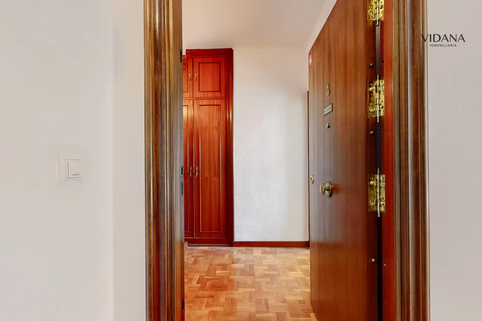 Piso en venta en  Pamplona / Iruña con Calefacción, Parquet y Terraza