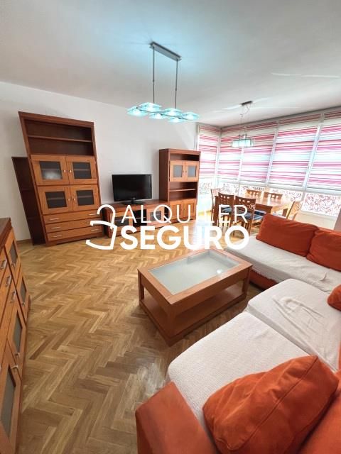 Living room of Flat to rent in Getafe  with Air Conditioner, Heating and Furnished