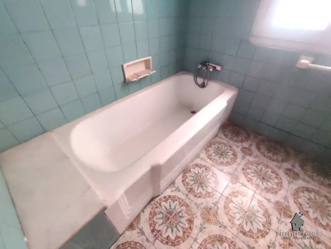 Bathroom of Houses for sale in Langreo  with Terrace and Storage room