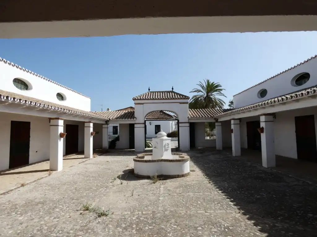 Country homes for sale in Almayate