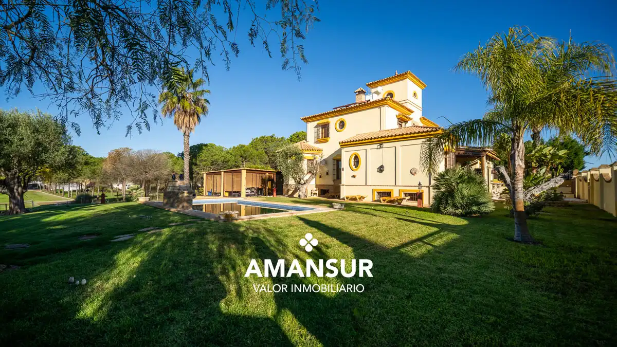 Chalet con piscina en venta en Avenida del Almendro, imagen 7